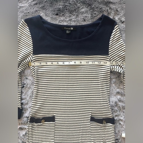 Navy blue & white striped nautical Bodycon dress, 3/4 sleeves, Size Large EUC - Picture 2 of 9